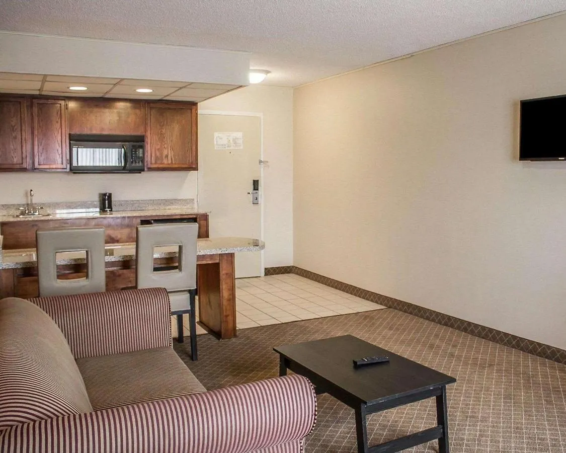 Norwood Inn & Suites Columbus Hotel