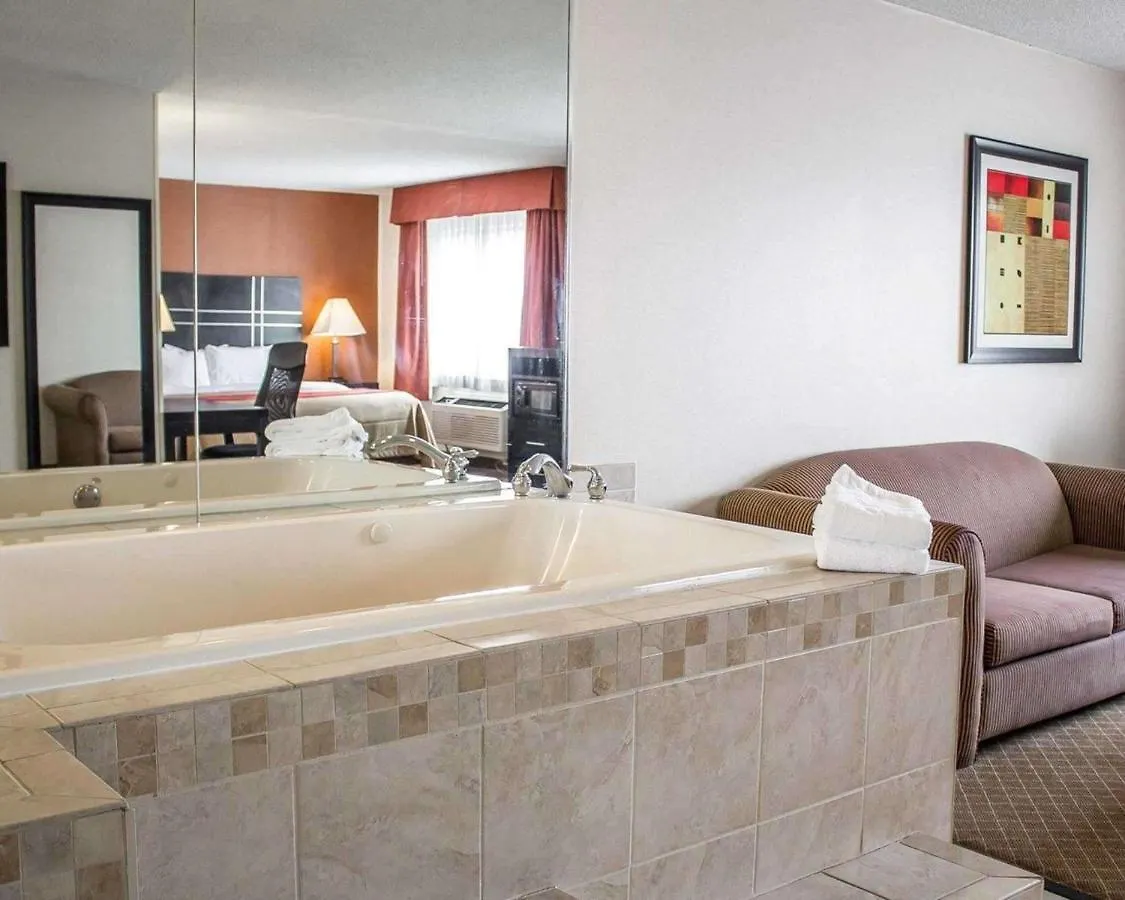 Norwood Inn & Suites Columbus