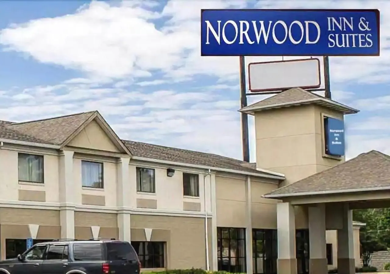 Norwood Inn & Suites Columbus location